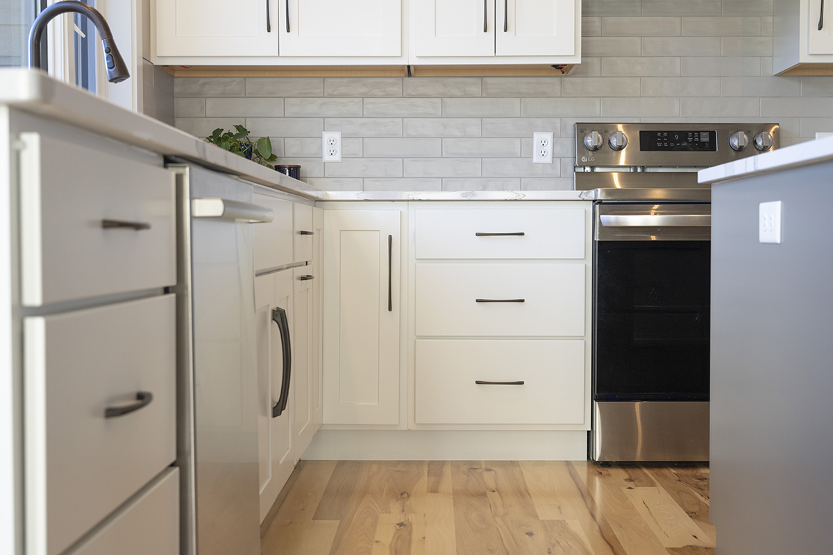 White and gray kitchen cabinets