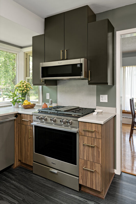 Green and natural kitchen cabinets
