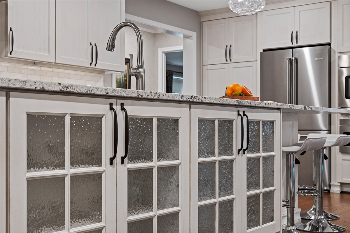 White kitchen cabinets