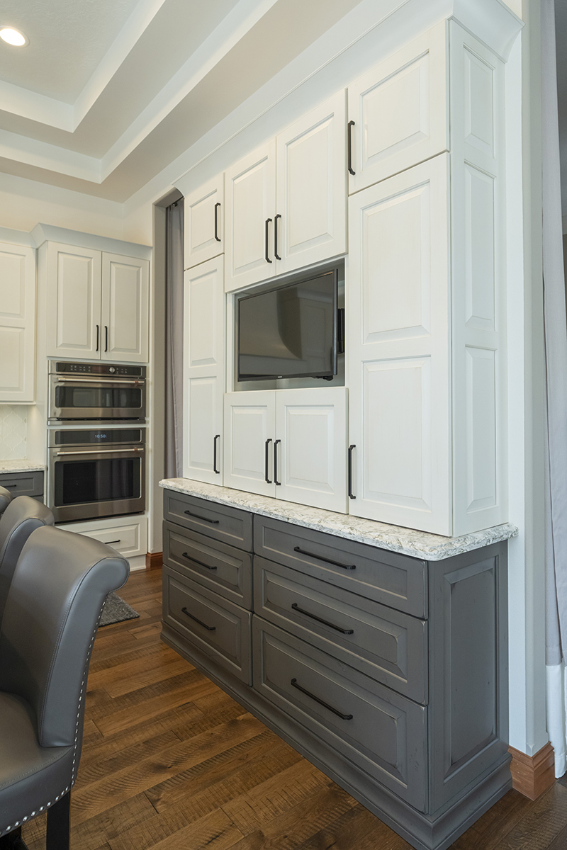 Classic White Kitchen | Showplace Cabinetry