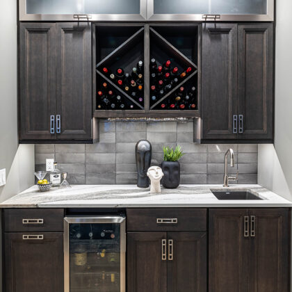 Artsy Bar - Showplace Cabinetry