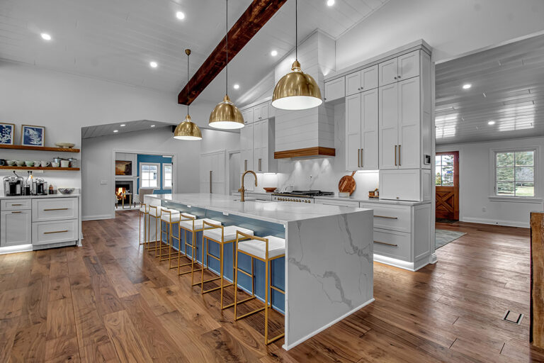 Large Family Kitchen - Showplace Cabinetry