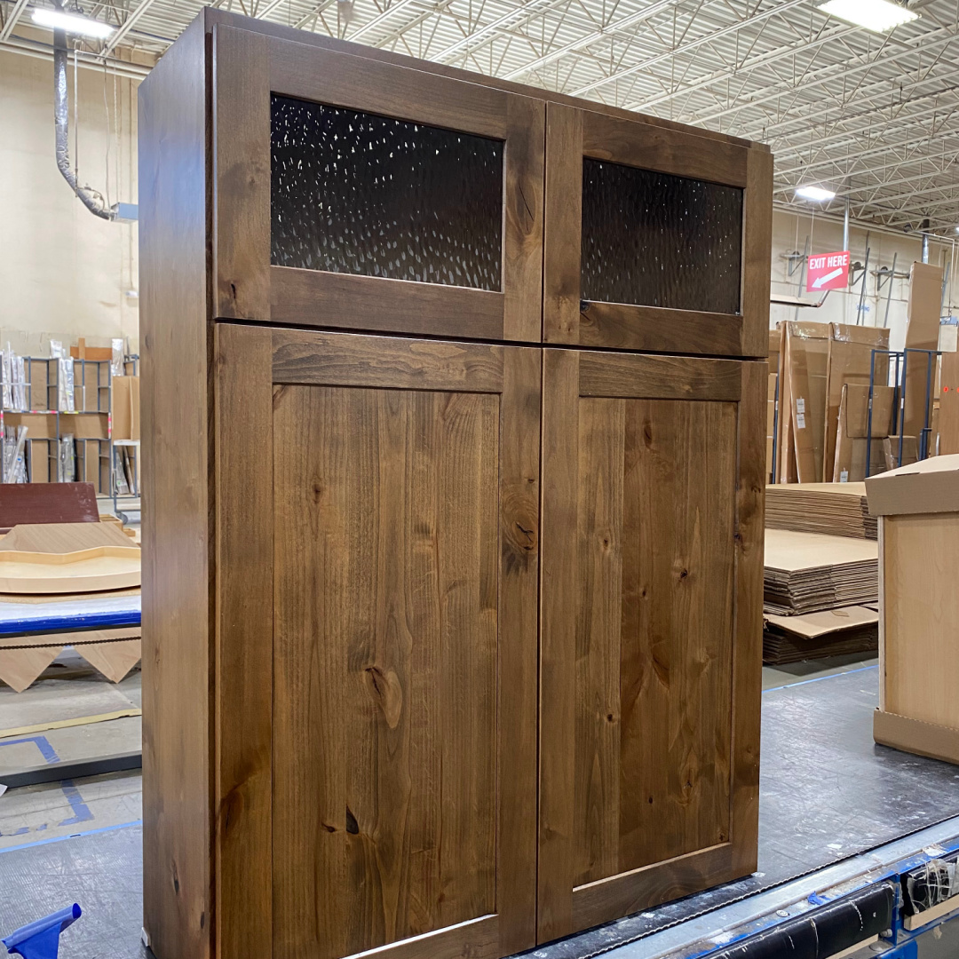 Wall cabinet with Water Glass in upper doors