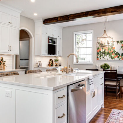 Elegant white farmhouse kitchen