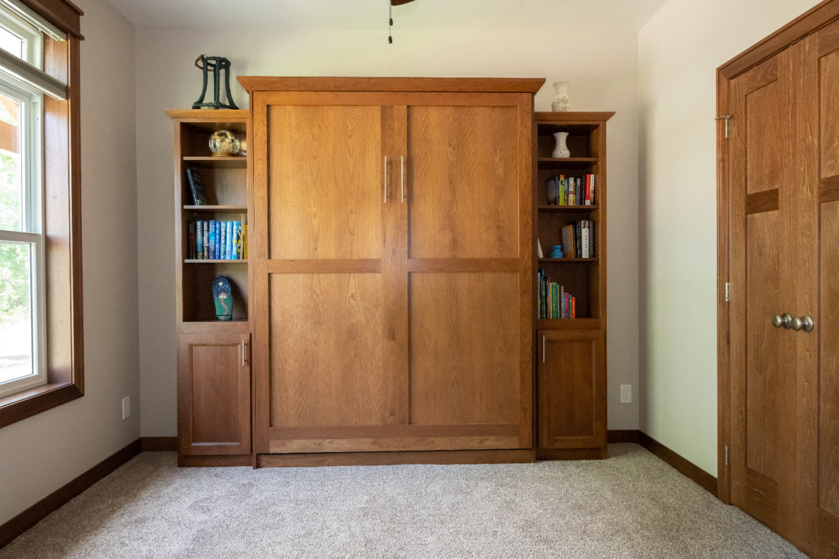 Murphy Bed (Closed)