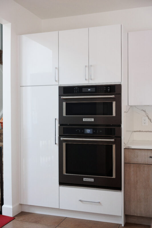 White kitchen cabinets