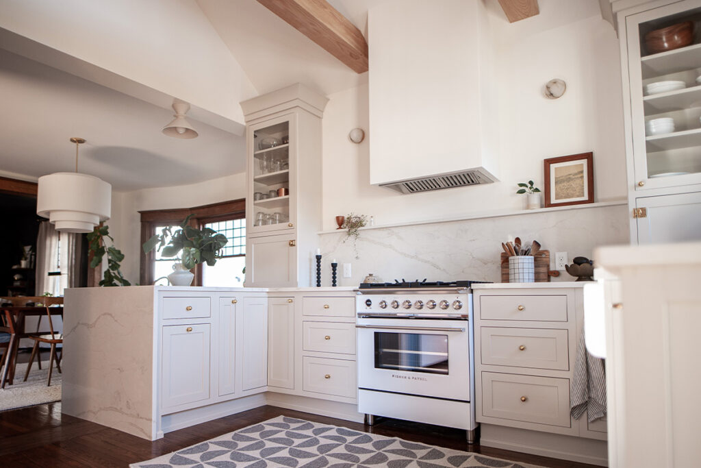 White Kitchen Cabinets With Vaulted Ceiling