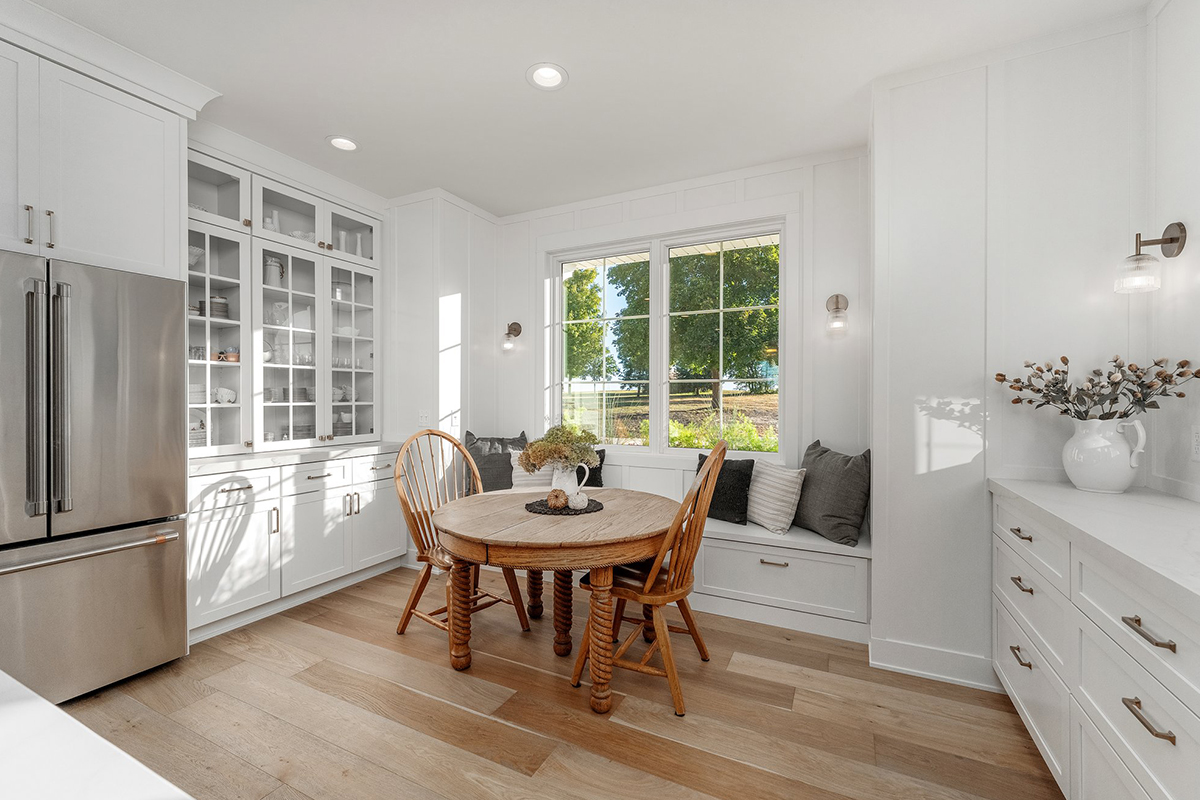 Dining nook with bench seating