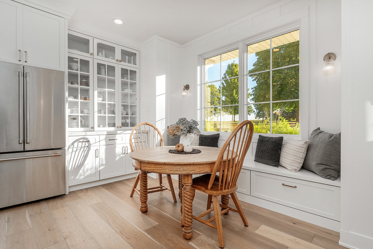 Dining nook with bench seating