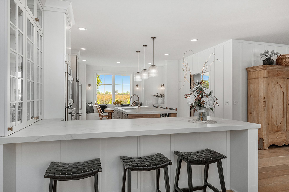 White kitchen cabinets