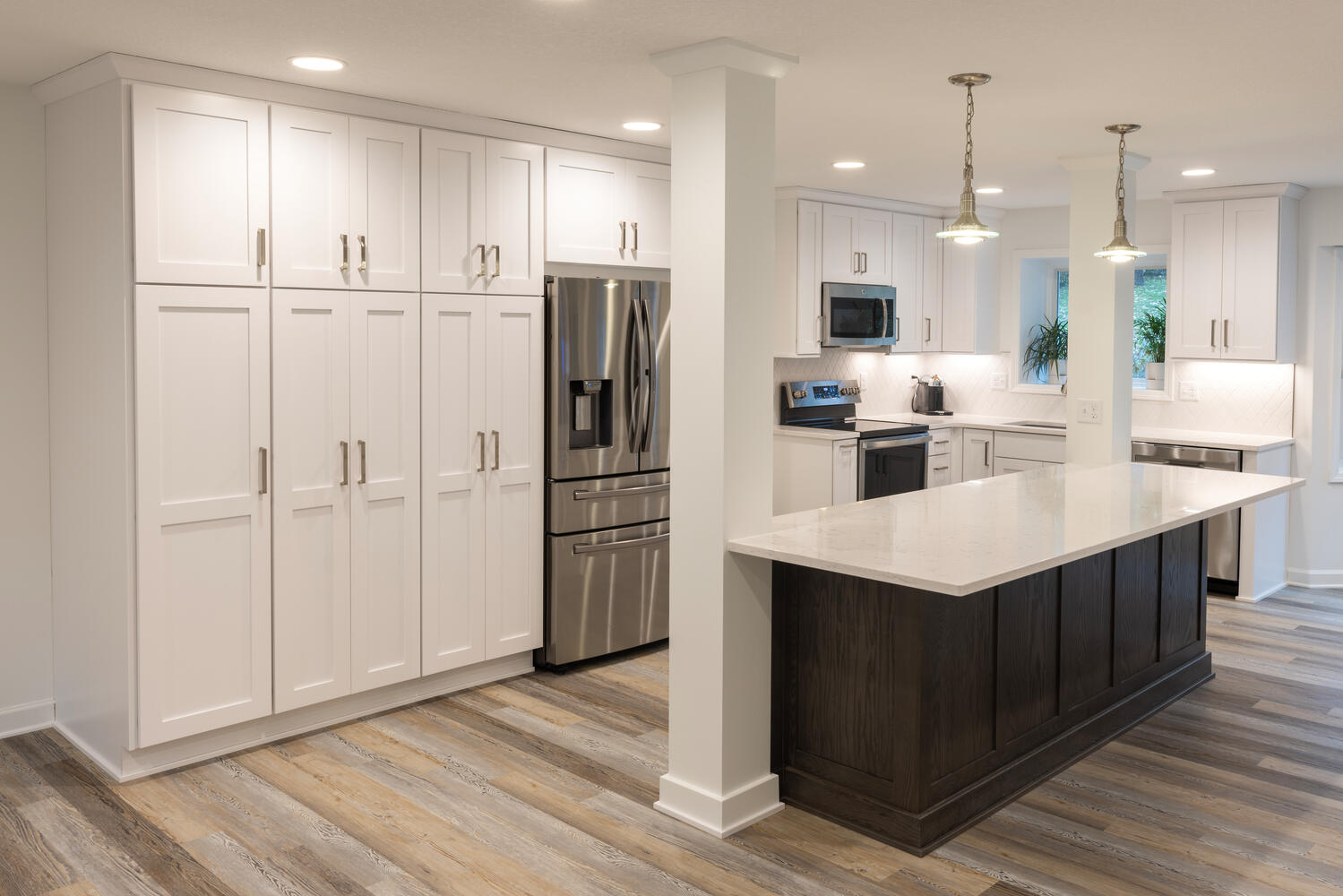 Bright Transitional Kitchen