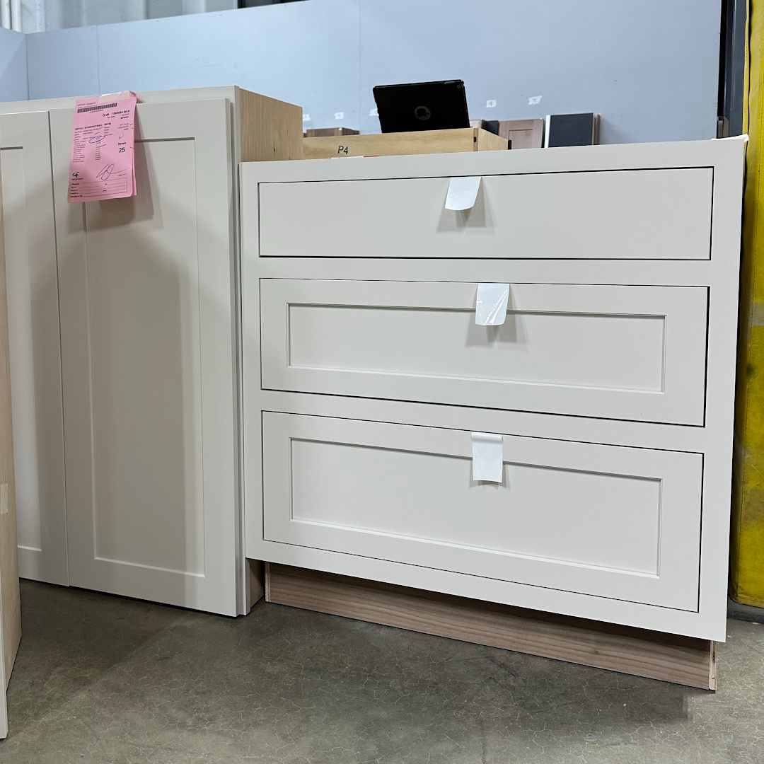 3 drawer base in Toque White paint