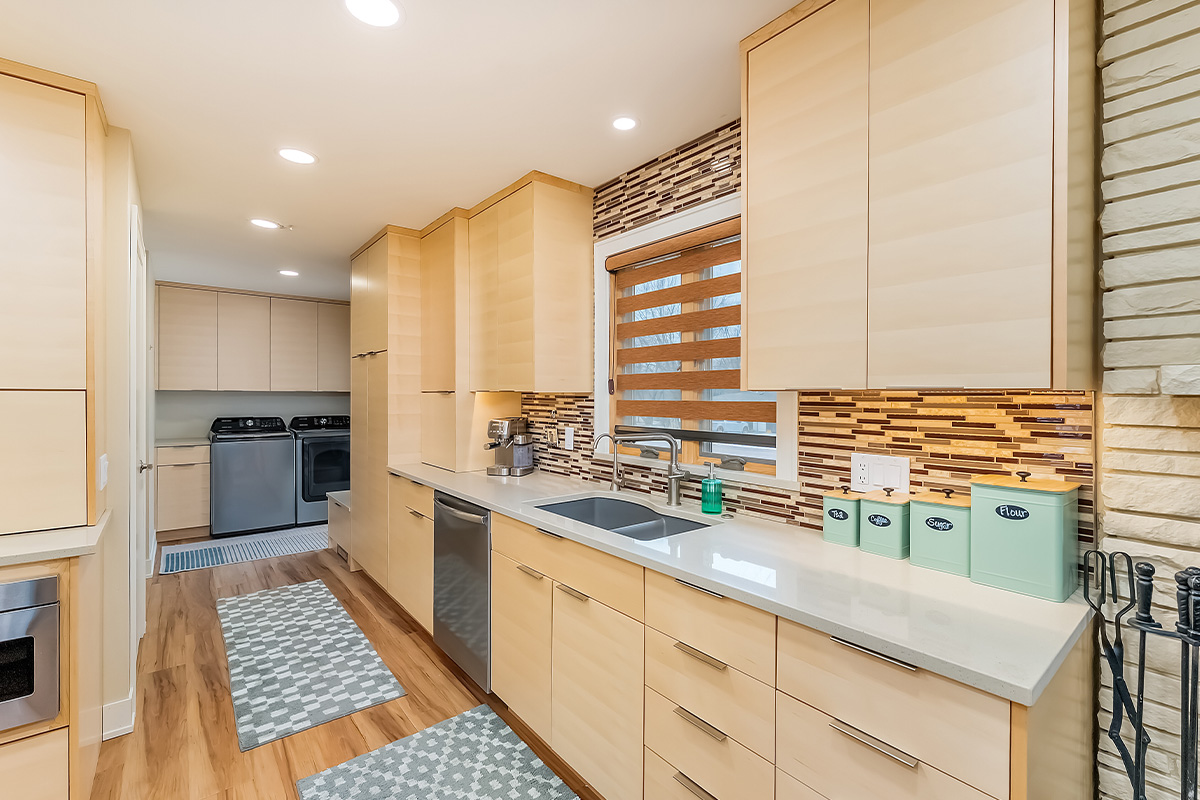 Light maple contemporary kitchen.