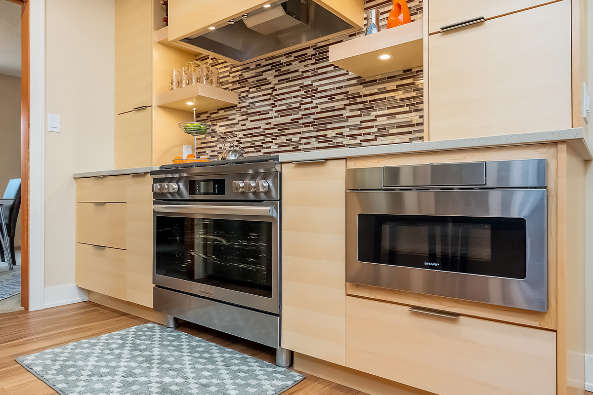 Light maple contemporary kitchen.