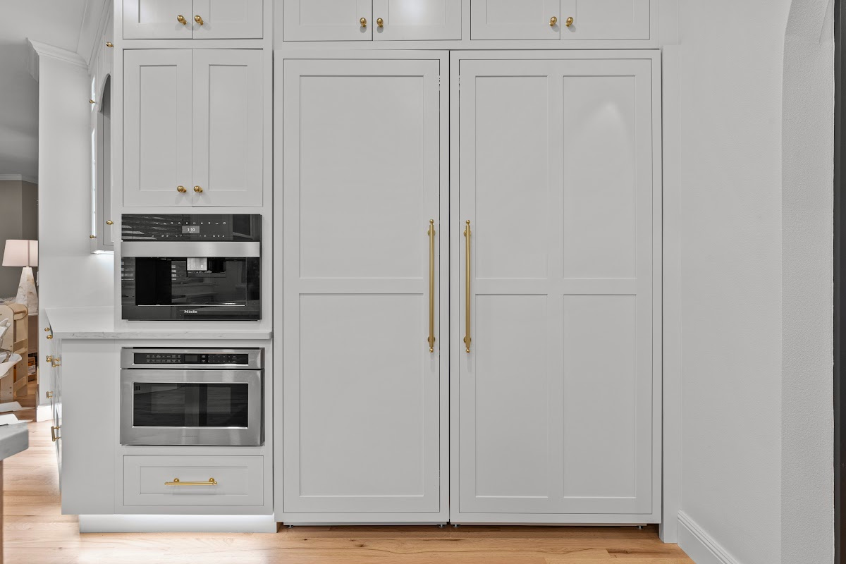 White kitchen perimeter cabinets