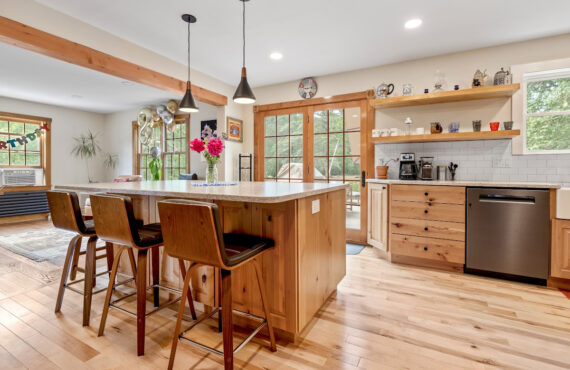 Rustic Alder Natural kitchen