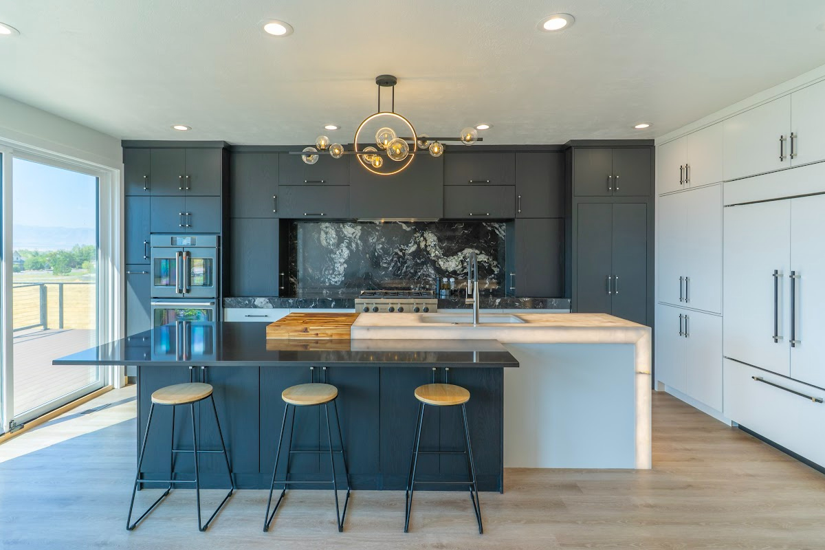 Modern black and white kitchen
