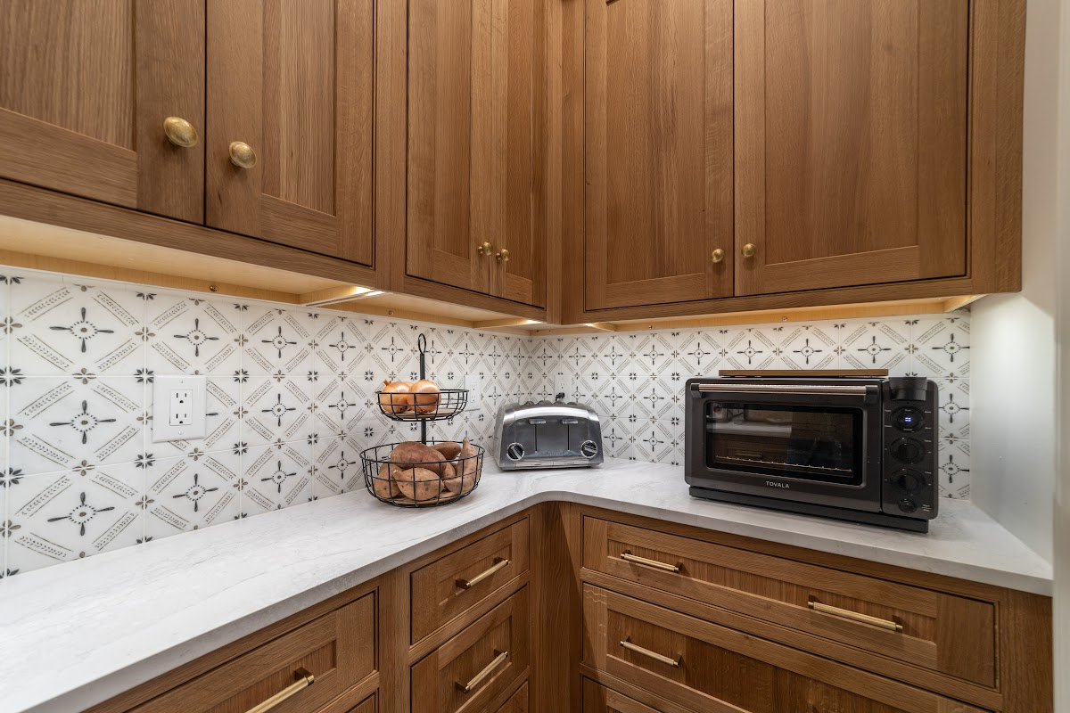 Quartersawn White Oak Natural pantry cabinets